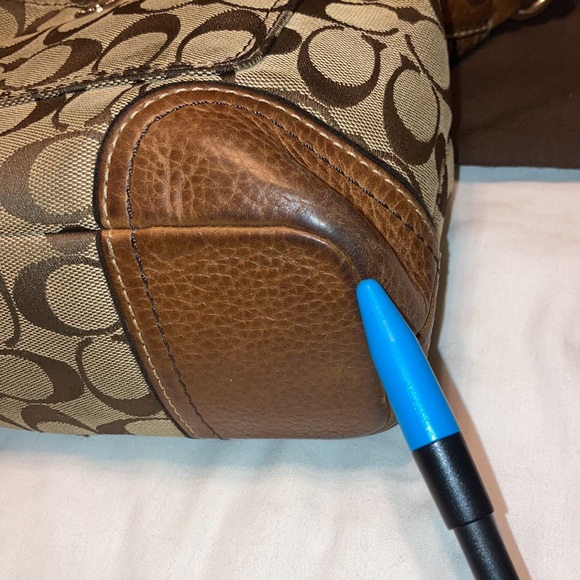 Coach Shoulder Bag - Picture 3 of 15